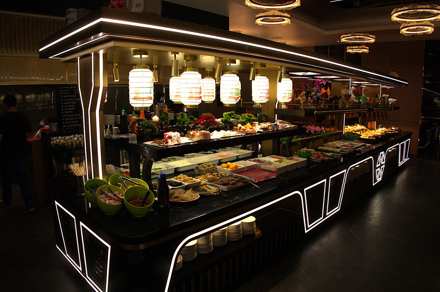 Le buffet illuminé du WOK 64